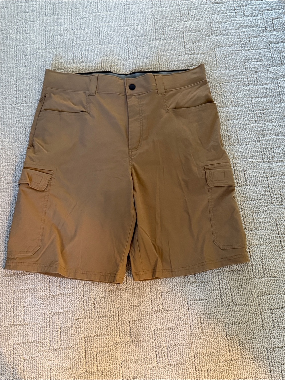Orvis Tan Men's Cargo Shorts with Practical Pockets
